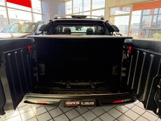 FIAT TORO 2.0 16V TURBO DIESEL RANCH 4WD AT9 FIAT TORO 2.0 16V TURBO DIESEL RANCH 4WD AT9